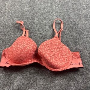 PINK Victoria’s Secret Women’s Wear Everywhere T-Shirt Lightly Lined Coral - 34B